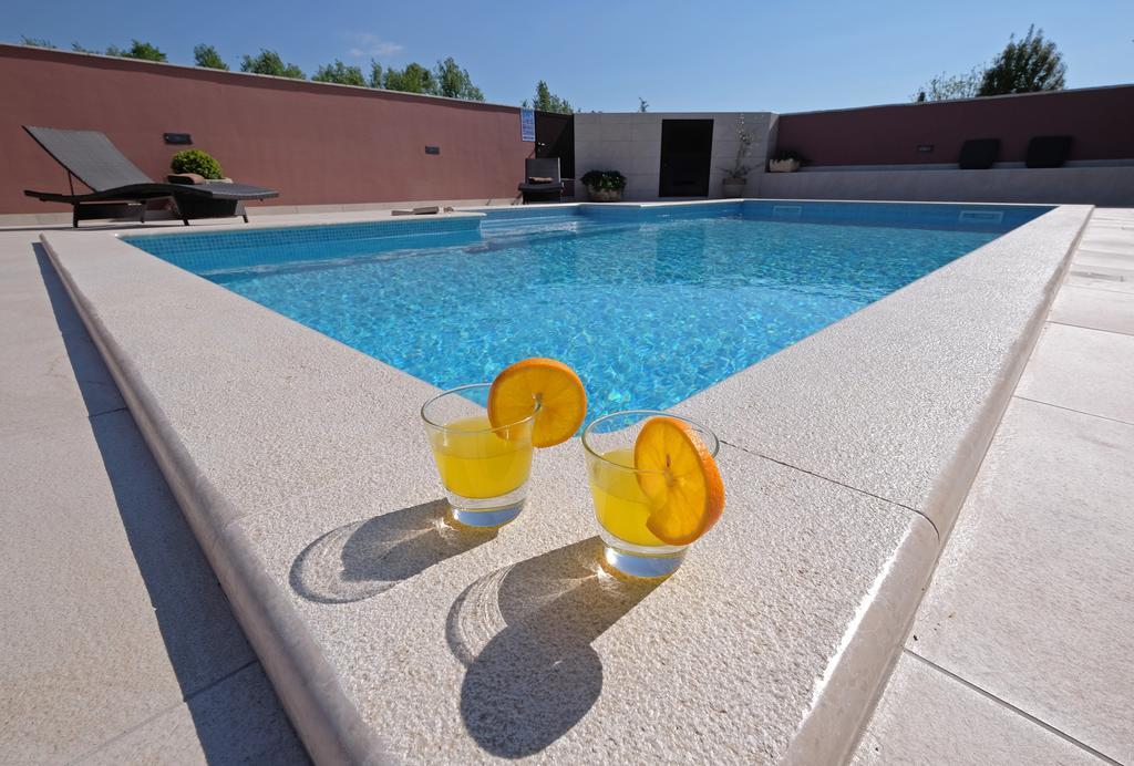 Komel With Pool Dovolenkový dom *