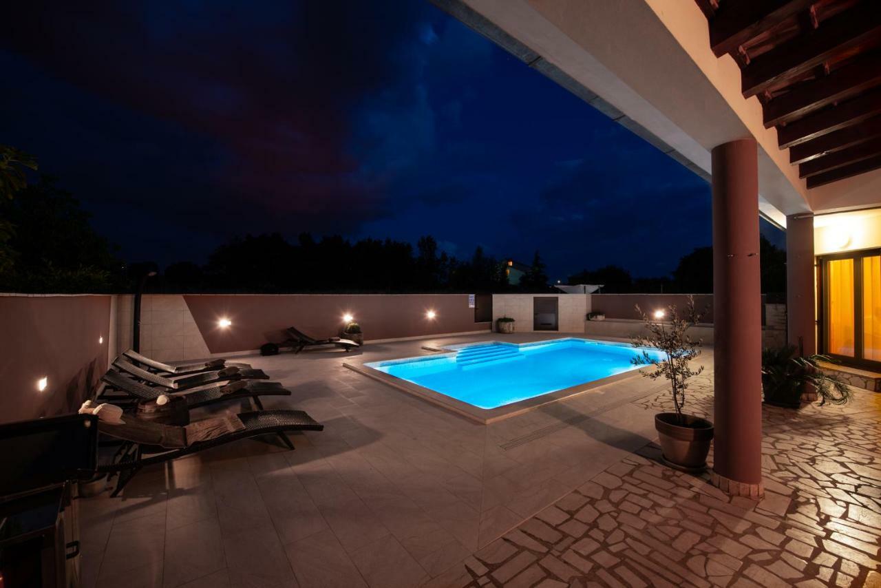 Komel With Pool *